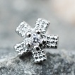 Piercing cartilage à fleur pavée de zirconiums