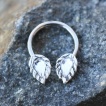 Piercing fer � cheval � embouts feuilles serties
