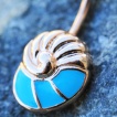 Piercing nombril coquillage cuivré et emaillé bleu