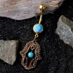 Piercing nombril plaqué or hamsa vintage ouverte avec turquoises