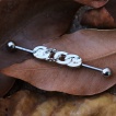 Piercing oreille industriel � maillons style chaine