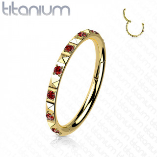 Anneau charni�re dor� en Titane � pyramides et zirconiums rouges