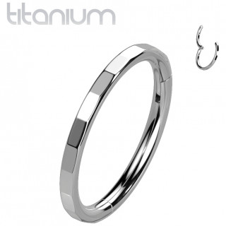 Anneau � charni�re en Titane Argent� � facettes rectangulaires