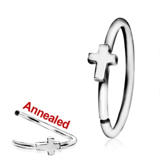 Anneau de nez � croix latine en acier ajustable