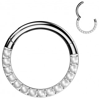 Annneau charni�re en Titane serti de perles blanches