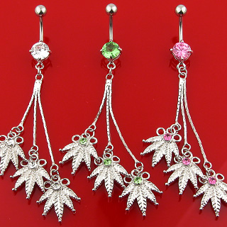 Piercing nombril cha�nes et feuilles de cannabis